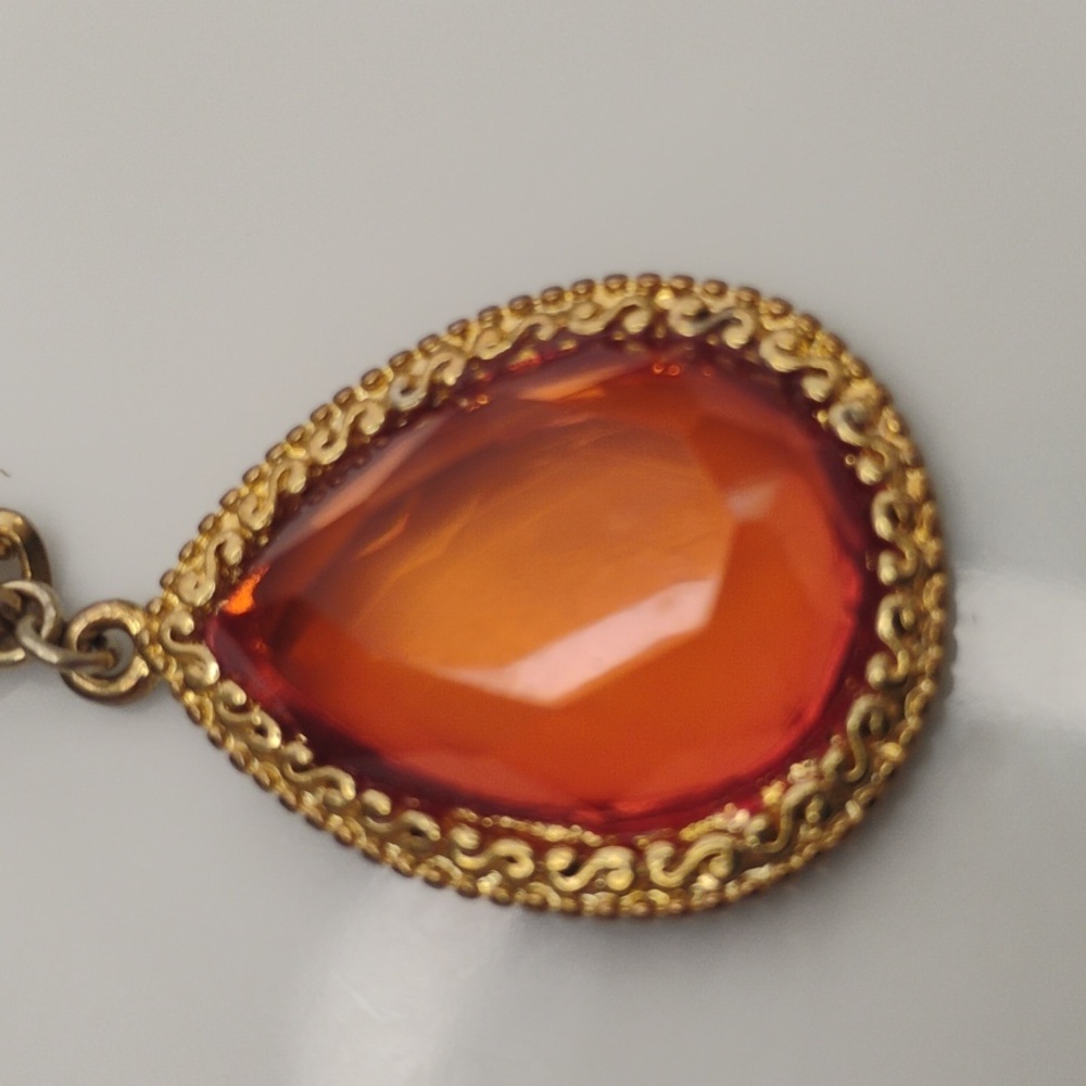 Whimsical Gold tone and Orange Layered Necklace Acrylic Gems - Picture 7 of 9